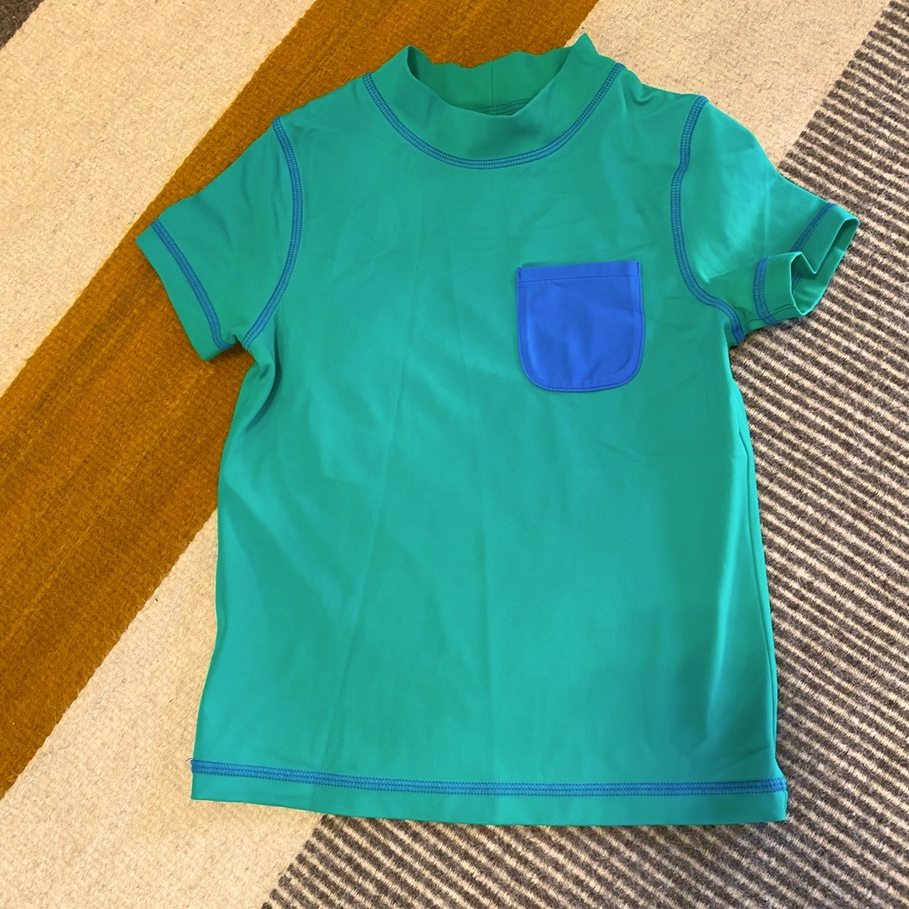 Boden rash guard, Size 5-6, green with blue pocket.
